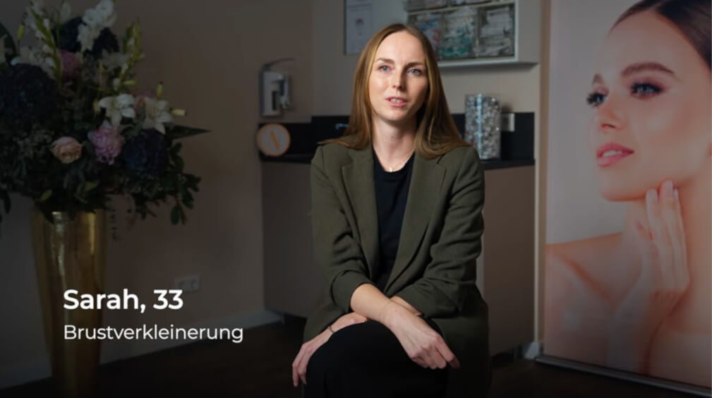 Sarah erzählt in einem Videobericht über die Erfahrung ihrer Brustverkleinerung
